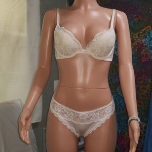 Victoria Secret Sexy Bra & Thong Set, Please READ